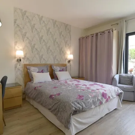 Au Cerf Blanc Parentale Bed & Breakfast