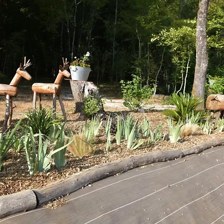 Au Cerf Blanc Parentale Bed & Breakfast 3*