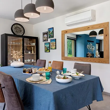 Au Cerf Blanc Parentale Bed & Breakfast 3*